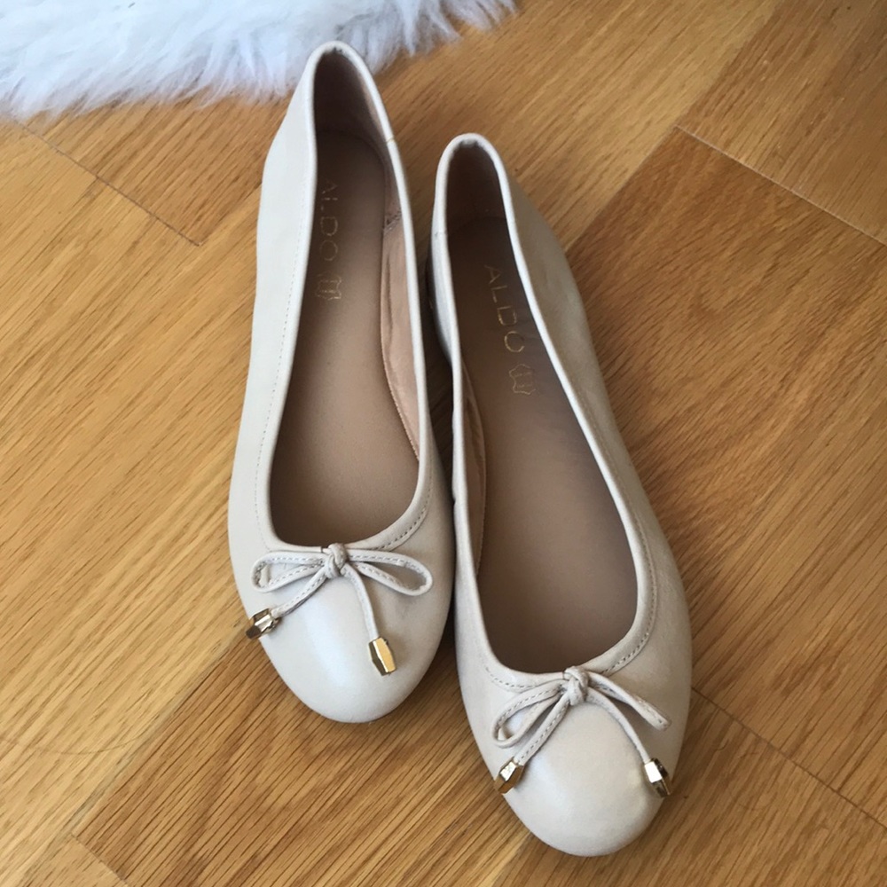 Aldo Beige Flat Shoes with Leather Tie